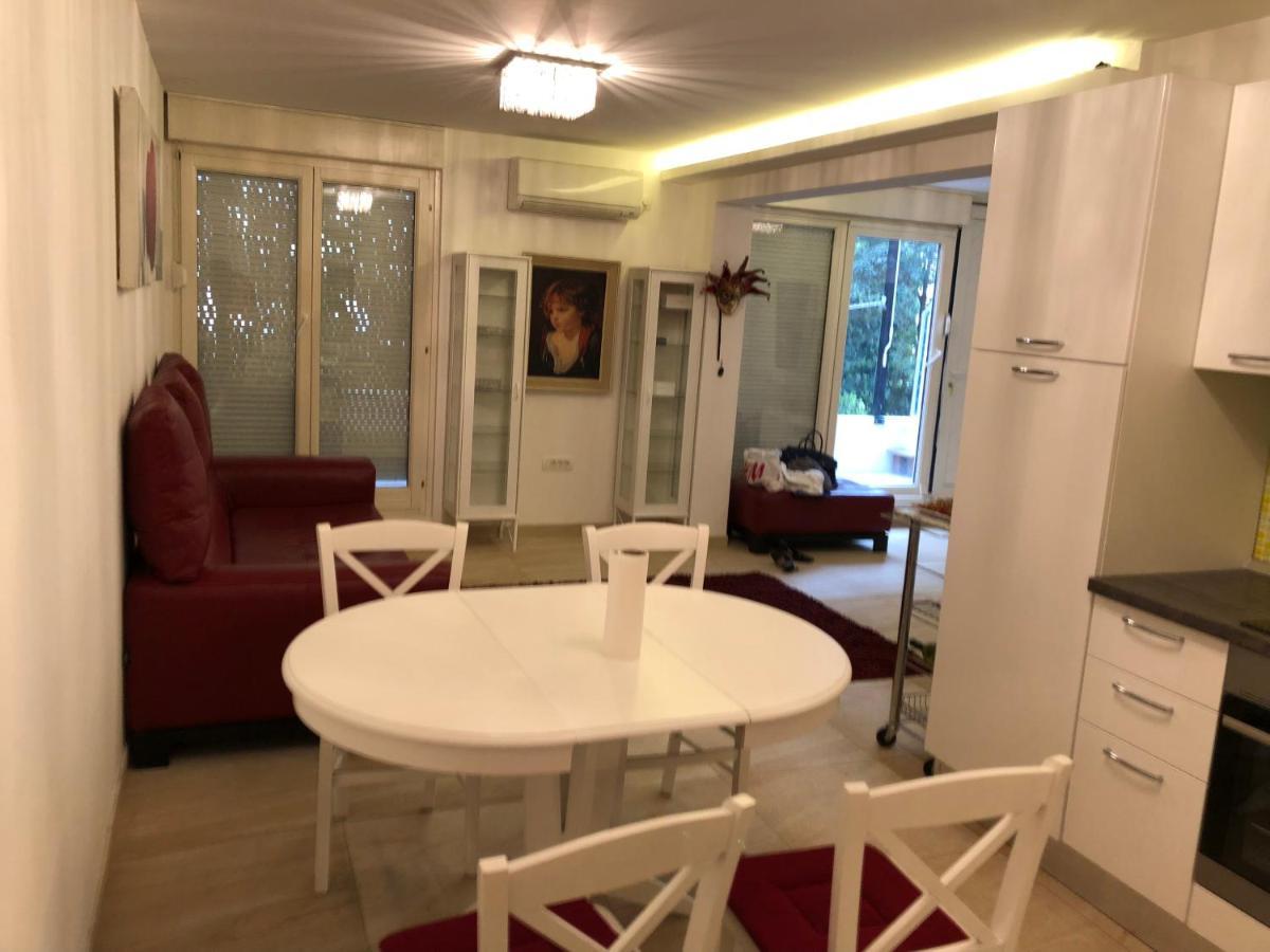 Guest House Valerija Ičići Extérieur photo