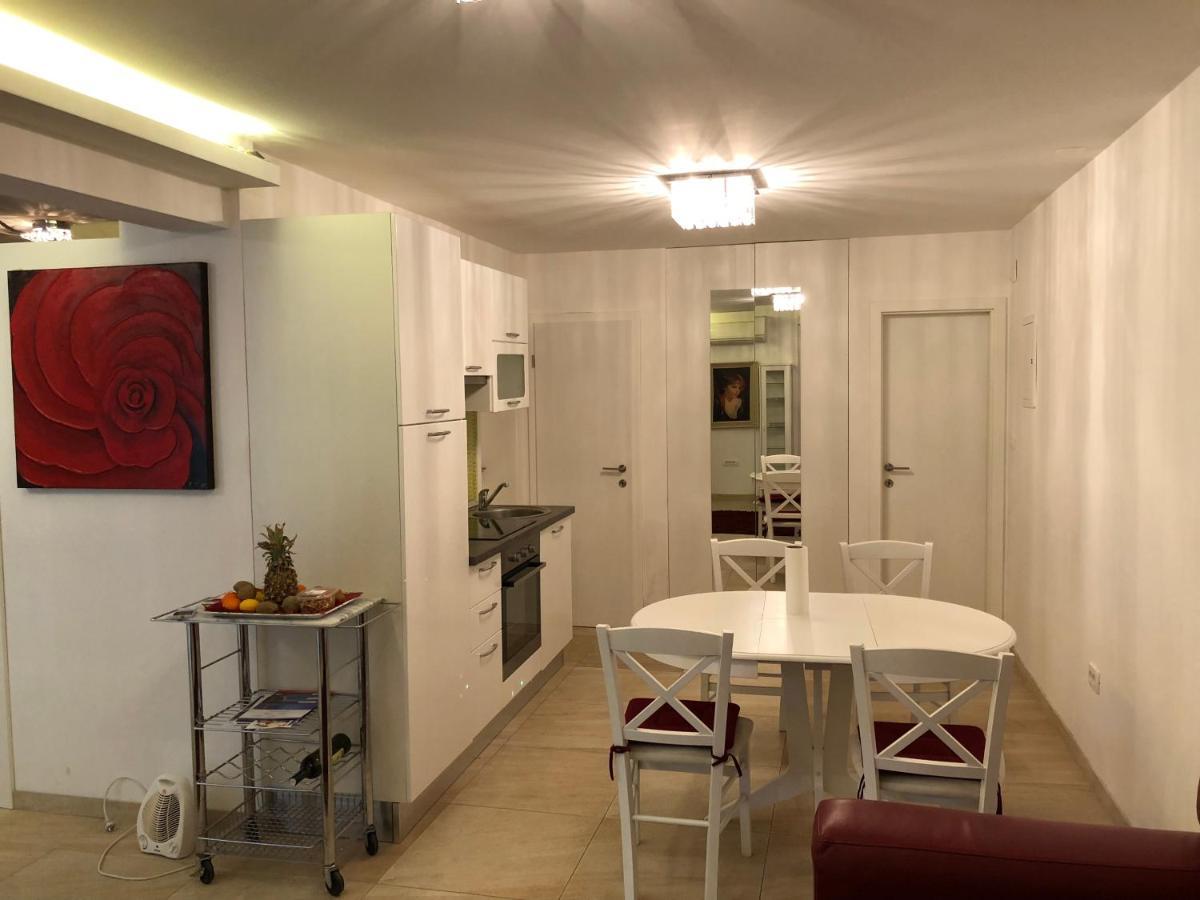 Guest House Valerija Ičići Extérieur photo